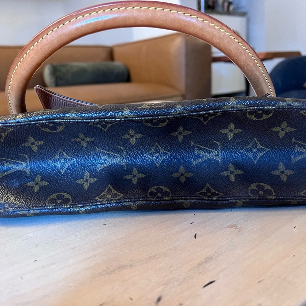 Louis Vuitton Mini Looping Bag - Picture 6 of 10